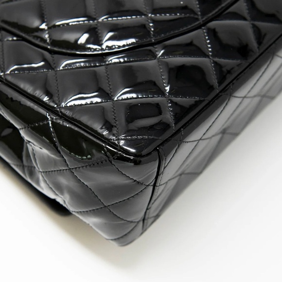 Chanel Black Maxi Classic Flap - Picture 6 of 16